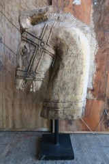 CARVED HORSE HEAD 