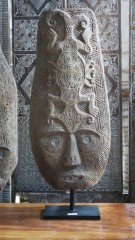 PRIMITIVE CARVED MASK 120CM3 